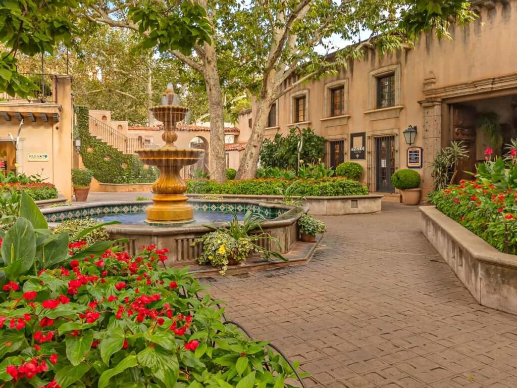 Tlaquepaque Arts & Shopping Village